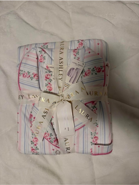 Laura Ashley Other - Laura Ashley White and Pink Floral Stripe Pajama set XL